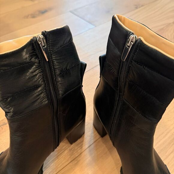 RON WHITE  Onyx
Terianna Ankle Boot - Picture 5 of 11